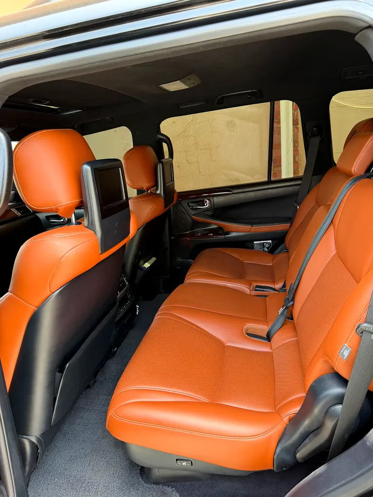 Lexus LX 570 Super Charged 2013 |  GCC Specs | Pristine Condition - Image 5