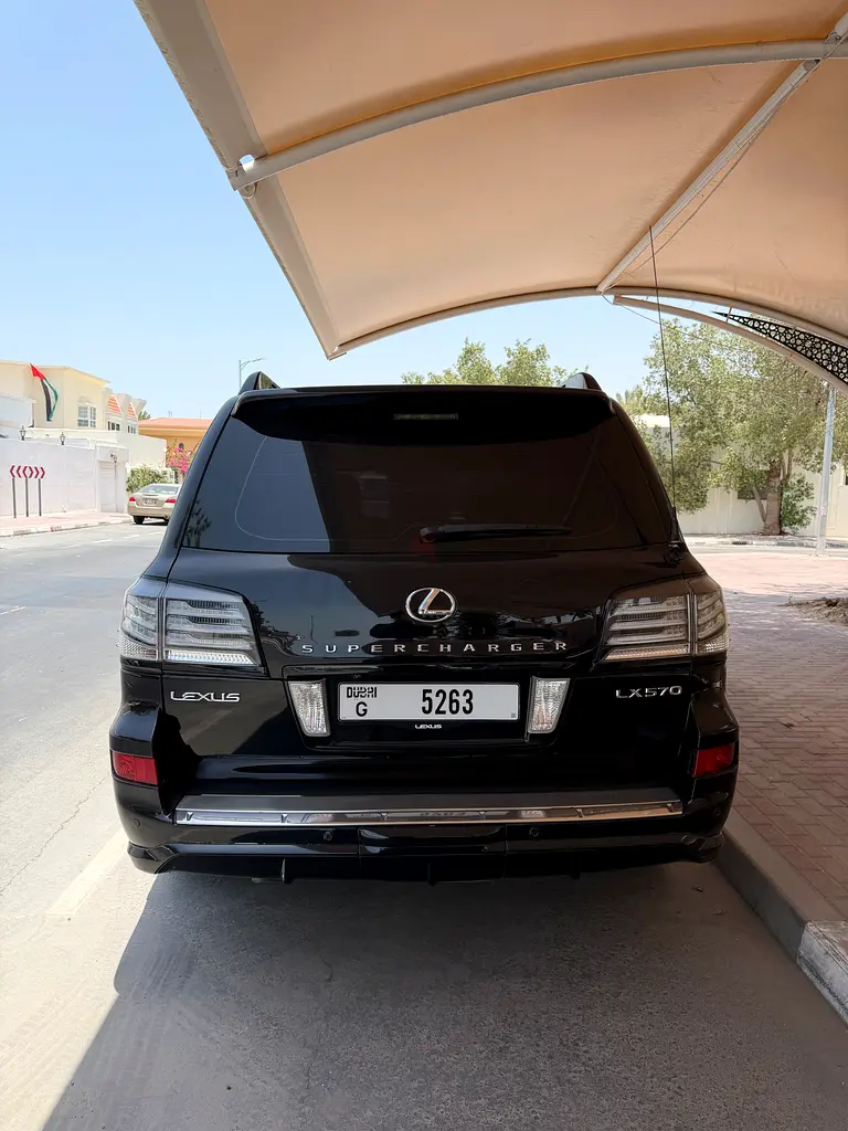 Lexus LX 570 Super Charged 2013 |  GCC Specs | Pristine Condition - Image 7
