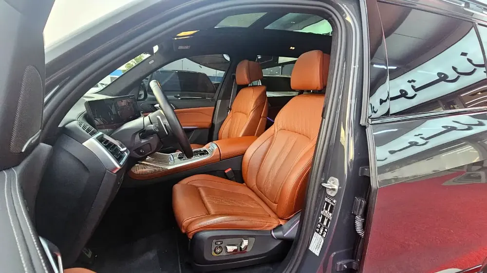 2024 BMW X7 xDrive40i M Sport | GCC Specs | Like New - Image 11