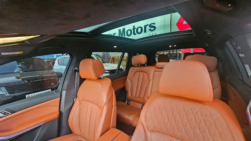 2024 BMW X7 xDrive40i M Sport | GCC Specs | Like New - Image 12