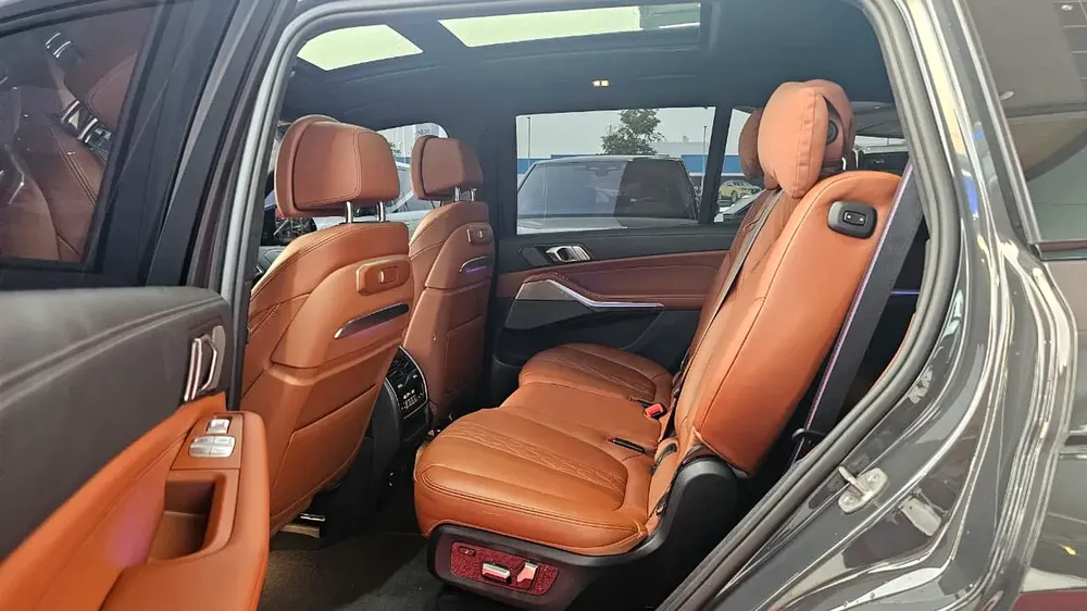 2024 BMW X7 xDrive40i M Sport | GCC Specs | Like New - Image 13