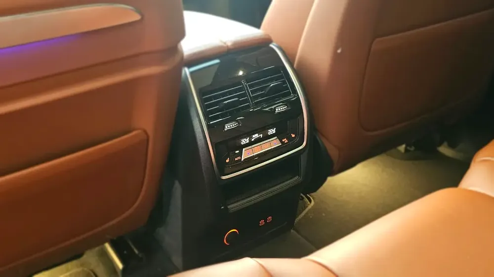 2024 BMW X7 xDrive40i M Sport | GCC Specs | Like New - Image 15