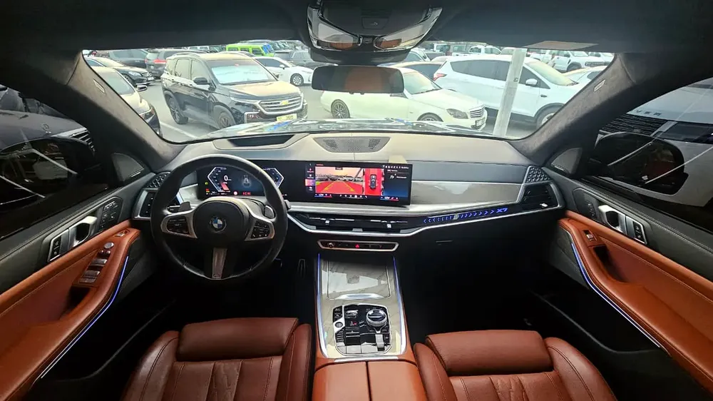 2024 BMW X7 xDrive40i M Sport | GCC Specs | Like New - Image 17