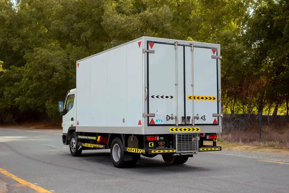 Mitsubishi Canter | Chiller Reddot | GCC Specs | Ref#M40924 - Image 4