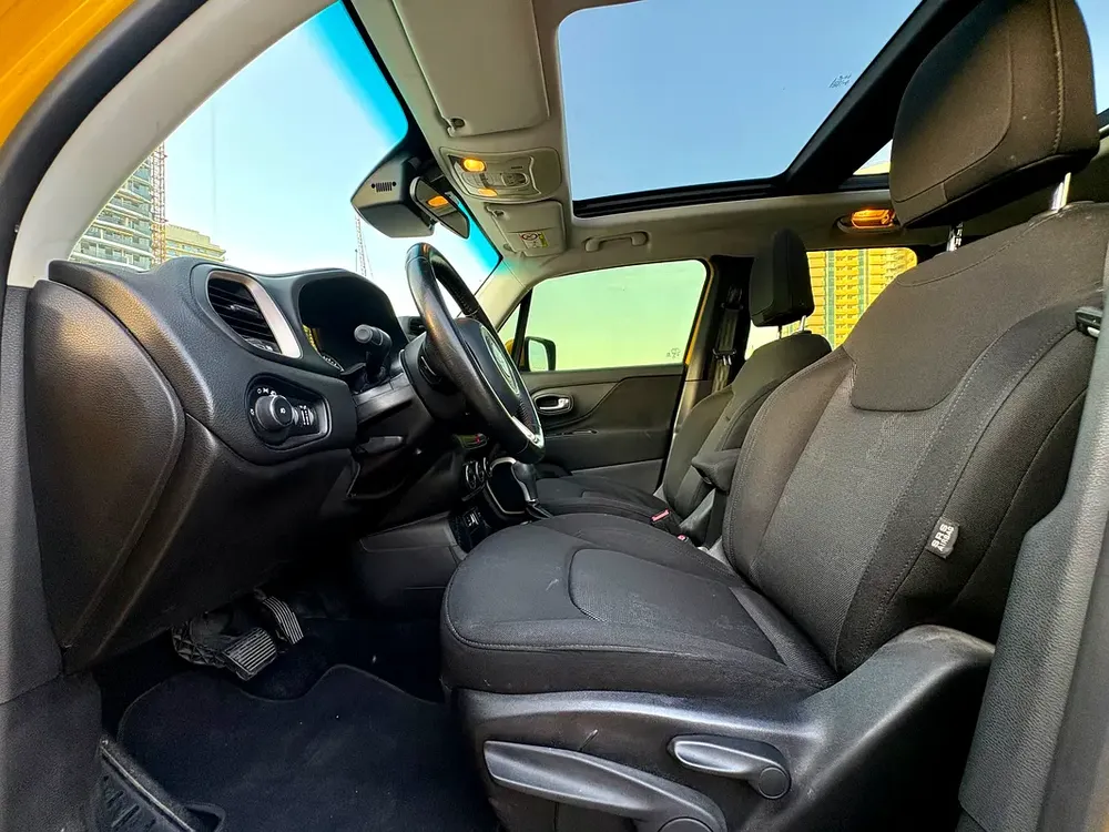 Jeep Renegade Longitude 2017, GCC Specs , Lady Driven , Agency Maintained, 2 Keys , Direct owner - Image 13