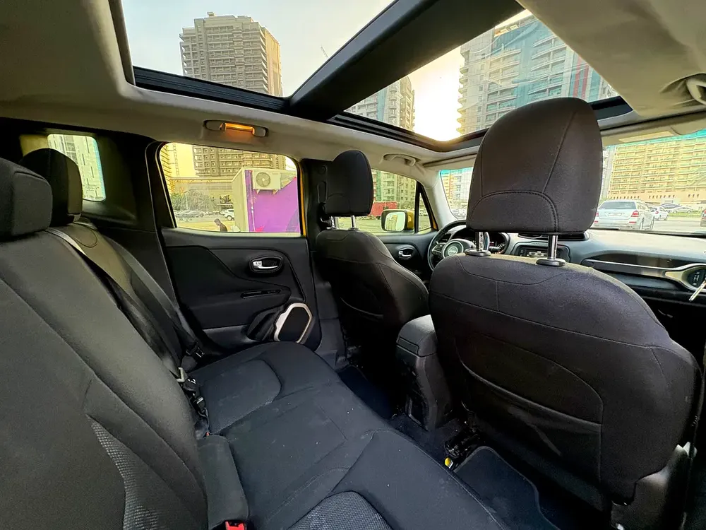 Jeep Renegade Longitude 2017, GCC Specs , Lady Driven , Agency Maintained, 2 Keys , Direct owner - Image 9