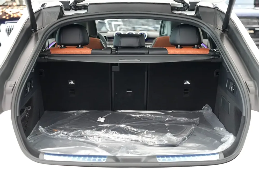 Mercedes-Benz GLC 200 Coupe 2026 - GCC Specs - Brand New - Image 19