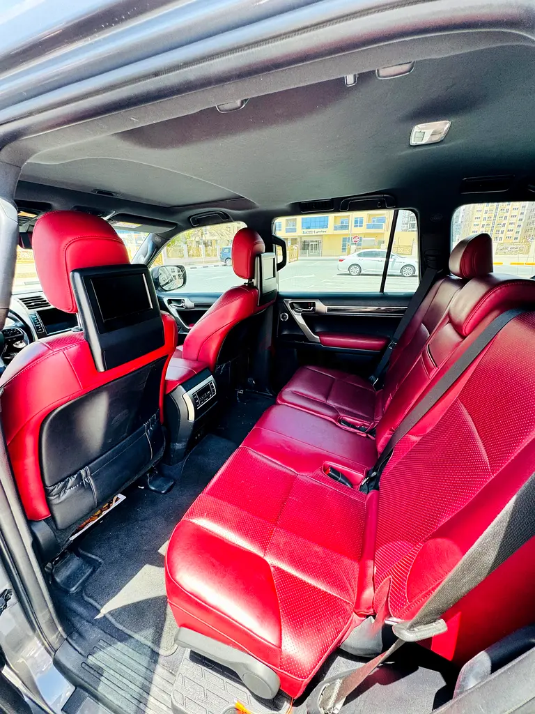 2020 Lexus GX 460 GCC Specs - Luxury SUV in Pristine Condition - Image 4