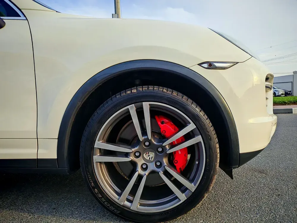 PORSCHE CAYENNE TURBO JAPAN IMPORTED - Image 12
