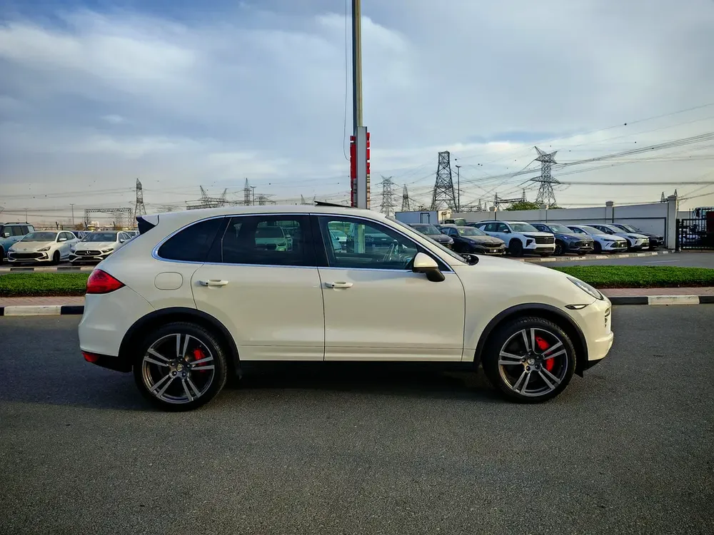 PORSCHE CAYENNE TURBO JAPAN IMPORTED - Image 6