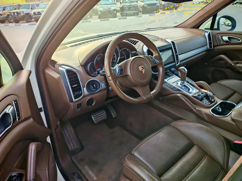 PORSCHE CAYENNE TURBO JAPAN IMPORTED - Image 9