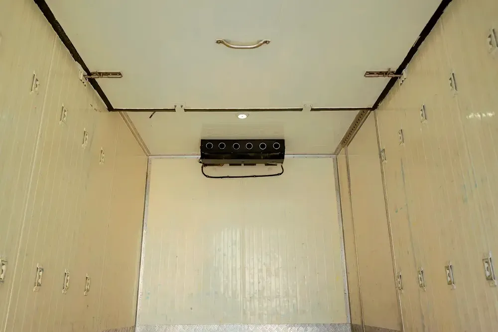 Mitsubishi Canter | Chiller Reddot | GCC Specs | Ref#M40924 - Image 8