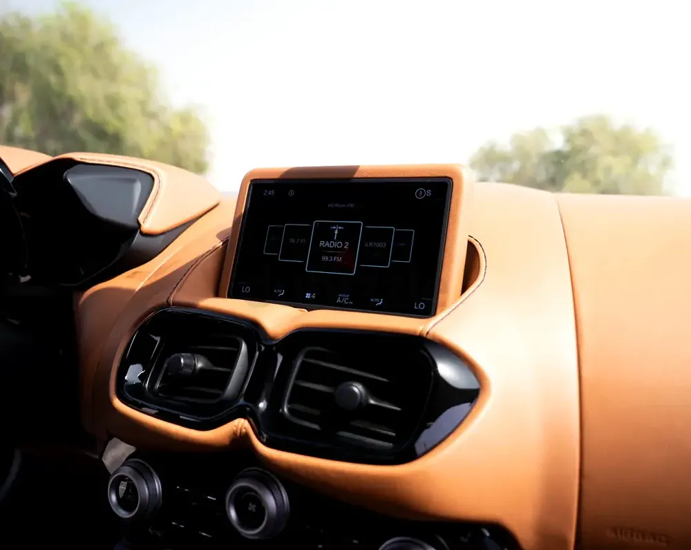 Aston Martin Vantage V8 - 2020 - GCC/Other Spec - Stunning Condition! - Image 11