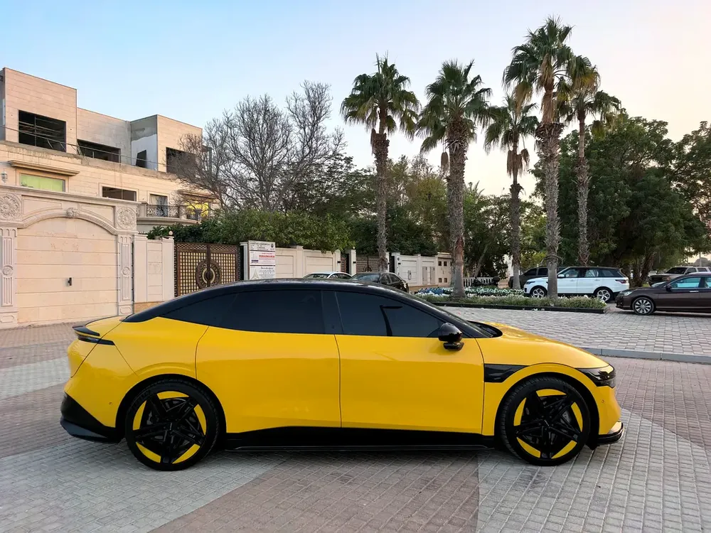 ZEEKR OO7 PERFORMANCE PACKAGE DULL MOTOR 2024 SPECIAL CAR IN UAE ALL MUST BRAND NEW - Image 18