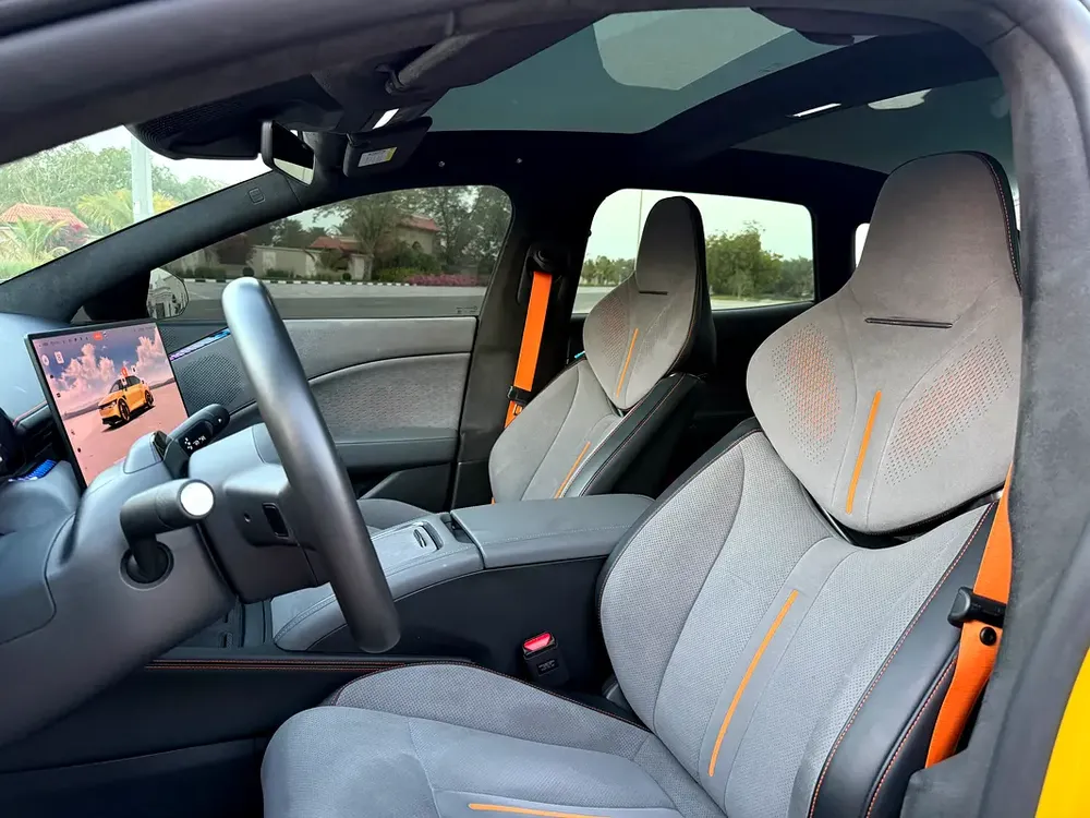 ZEEKR OO7 PERFORMANCE PACKAGE DULL MOTOR 2024 SPECIAL CAR IN UAE ALL MUST BRAND NEW - Image 5