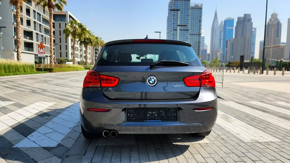 2019 BMW 120||DIGITAL SPEEDOMETER|| CARPLAY || FULL AGENCY SERVICES||  ACCIDENT FREE ORIGINAL PAINT - Image 10
