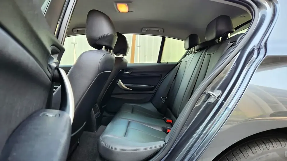 2019 BMW 120||DIGITAL SPEEDOMETER|| CARPLAY || FULL AGENCY SERVICES||  ACCIDENT FREE ORIGINAL PAINT - Image 11