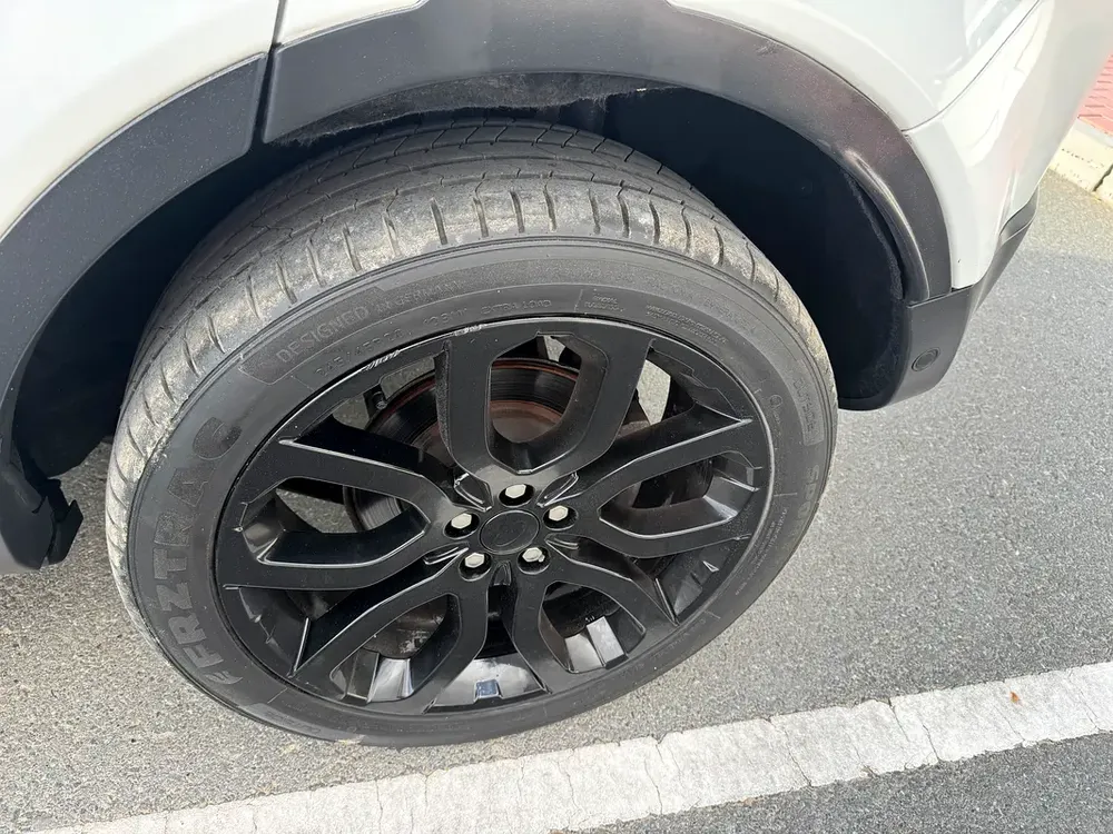 Evoque 2014 GCC in best condition 145,000 km - Image 13