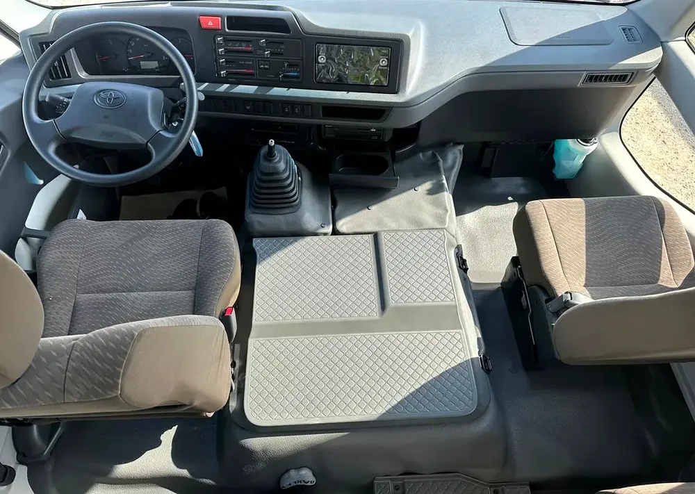 2025 Toyota Coaster 2.7L 23-Seater 4-Cyl Petrol Manual Transmission RWD Only For Africa - Image 13