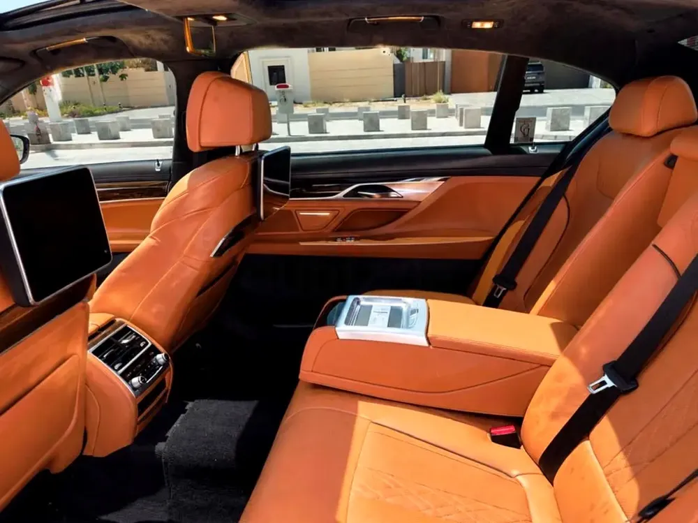BMW 7-Series 730i 2018 | GCC Specs | Low Mileage | Luxury Sedan - Image 6