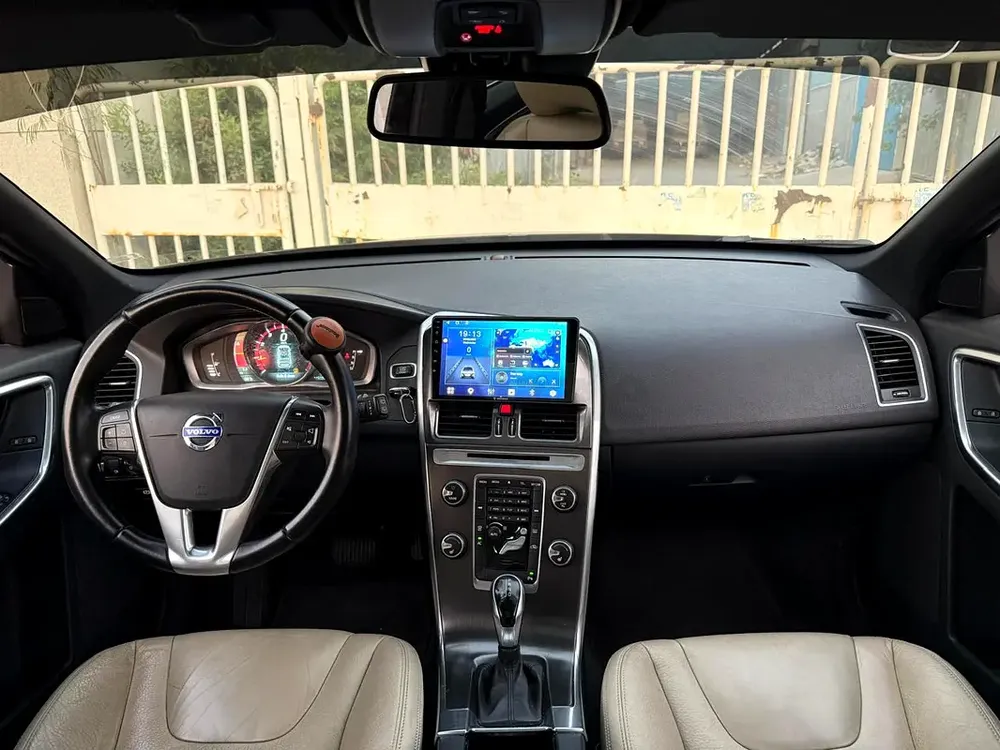 Volvo XC60 T5 2014 GCC Specs - Image 10