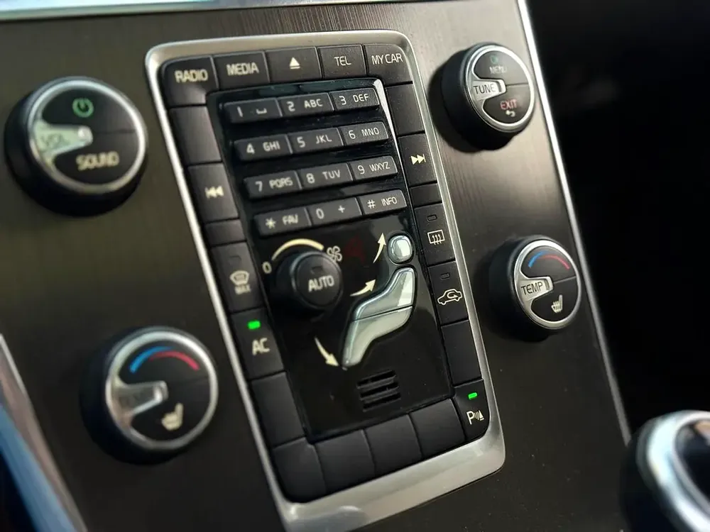 Volvo XC60 T5 2014 GCC Specs - Image 13