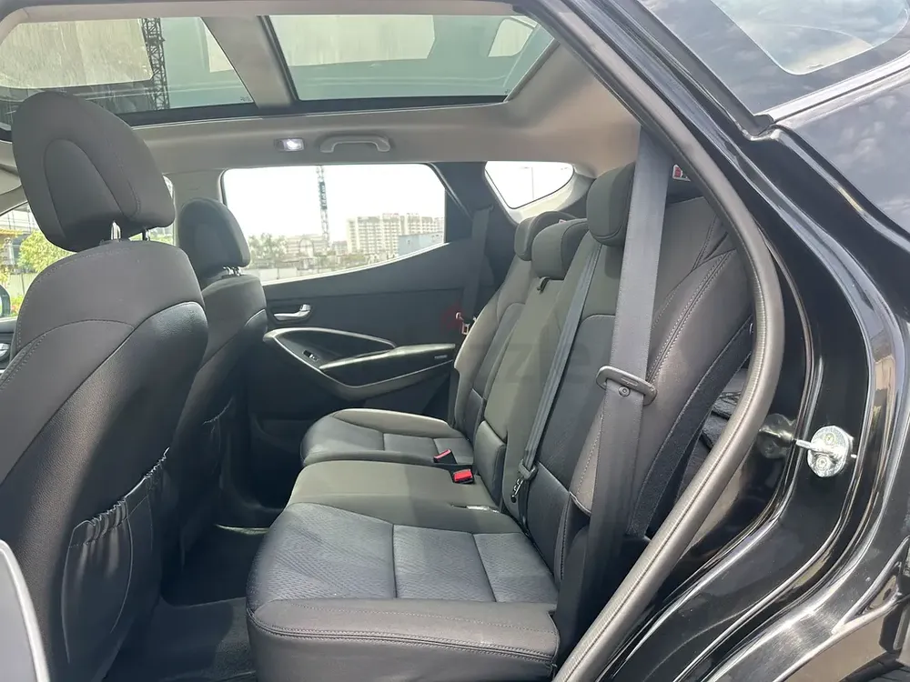 Santafe 3.3l AWD 2015 33000 km only - Image 10
