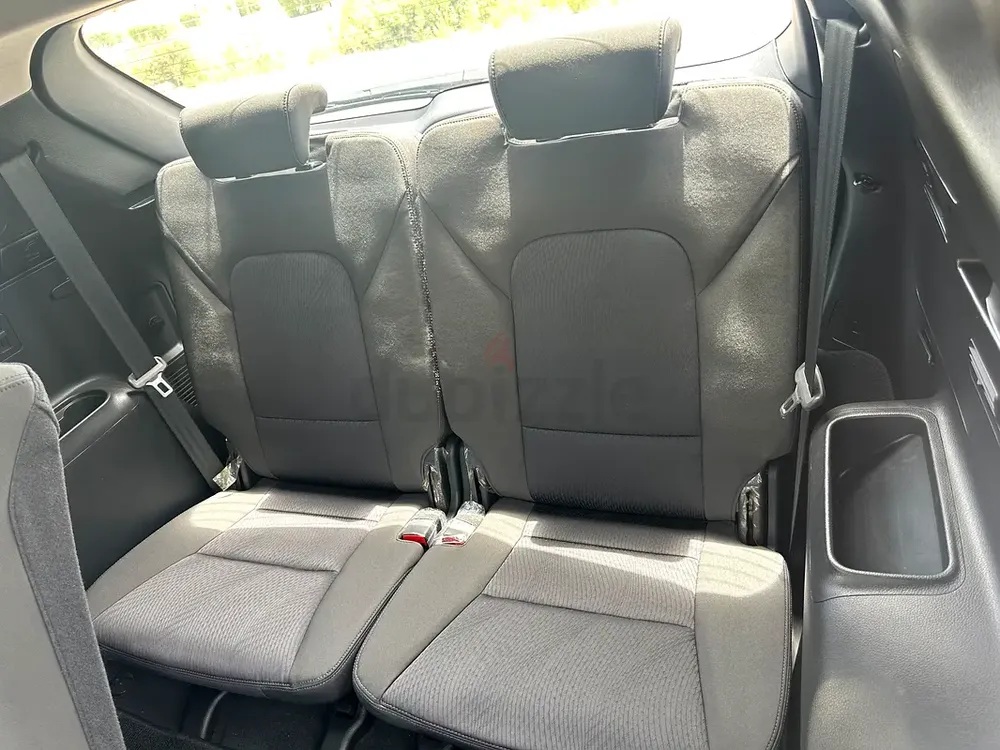 Santafe 3.3l AWD 2015 33000 km only - Image 12