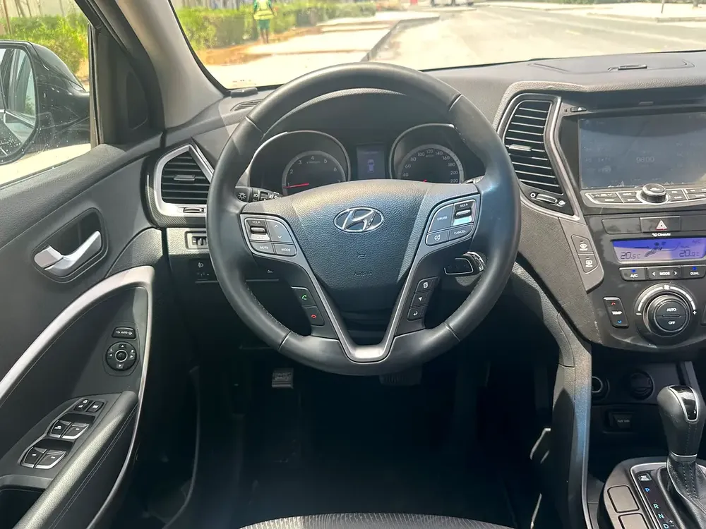 Santafe 3.3l AWD 2015 33000 km only - Image 14