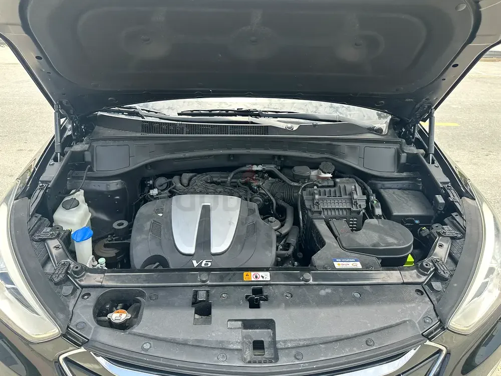 Santafe 3.3l AWD 2015 33000 km only - Image 18