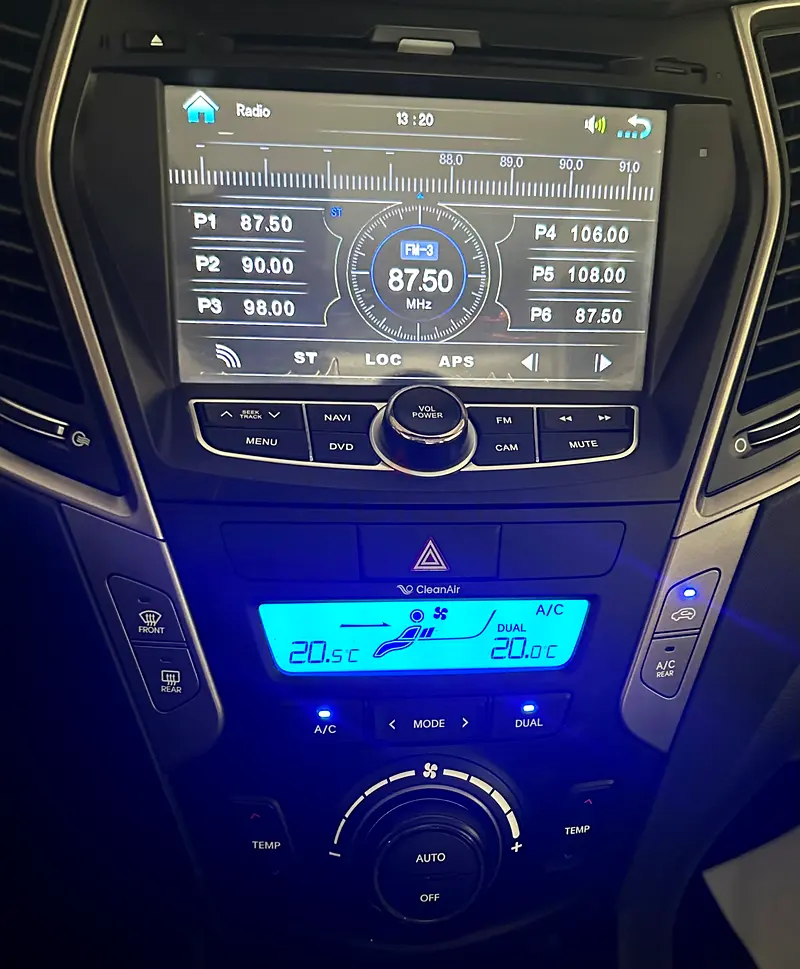 Santafe 3.3l AWD 2015 33000 km only - Image 20