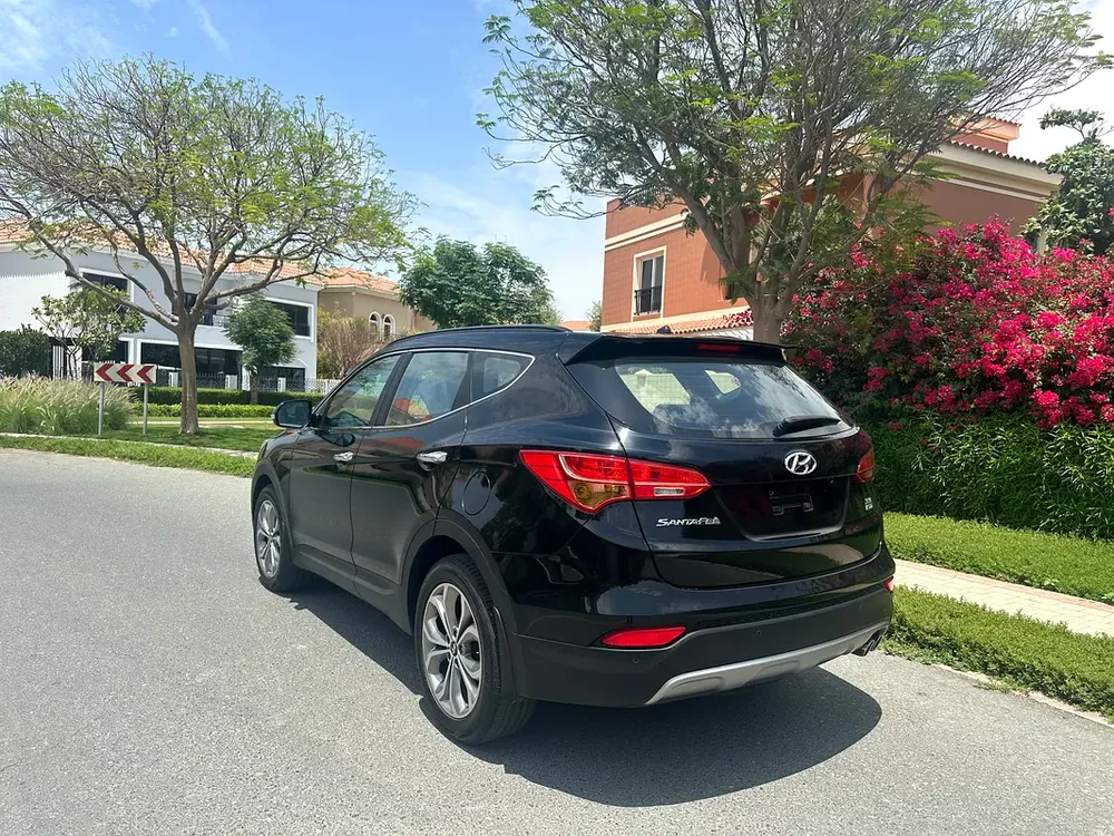 Santafe 3.3l AWD 2015 33000 km only - Image 4