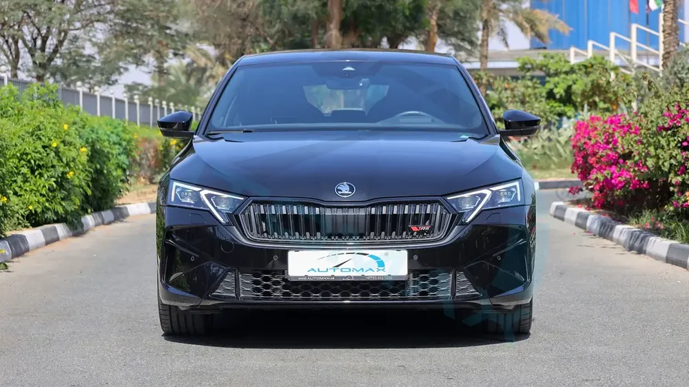 ( 5 Years Warranty + 5 Years Service ) 2025 Škoda Octavia VRS 2.0T FWD GCC 0Km - Image 4