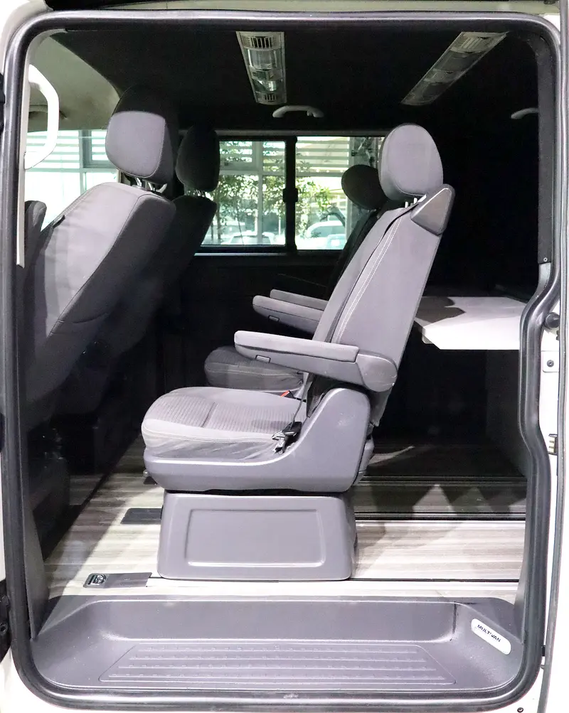 2.0 TSI Turbo . GCC Specs. Excellent Condition - Image 9
