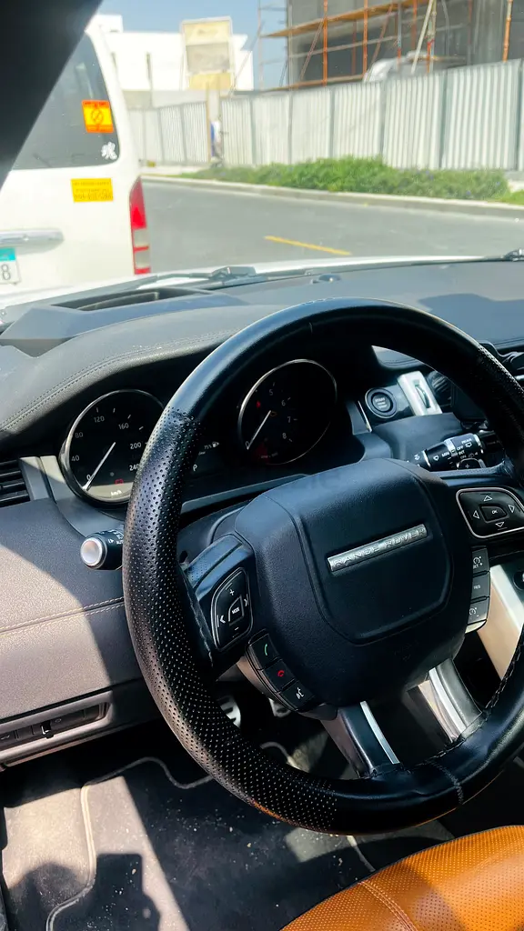 Stunning Land Rover Range Rover Evoque Dynamic HSE 2016 | GCC Specs - Image 15