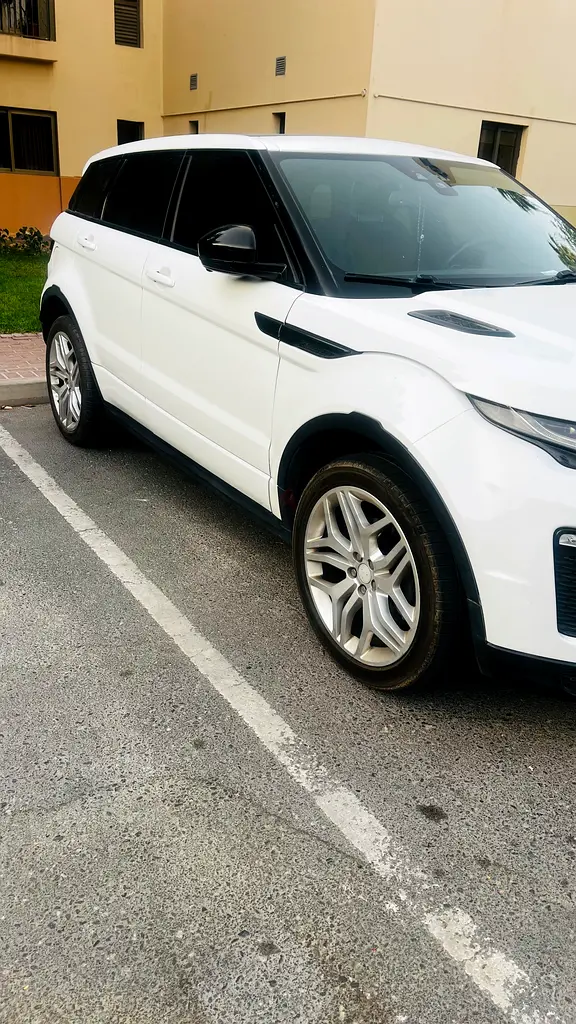 Stunning Land Rover Range Rover Evoque Dynamic HSE 2016 | GCC Specs - Image 6