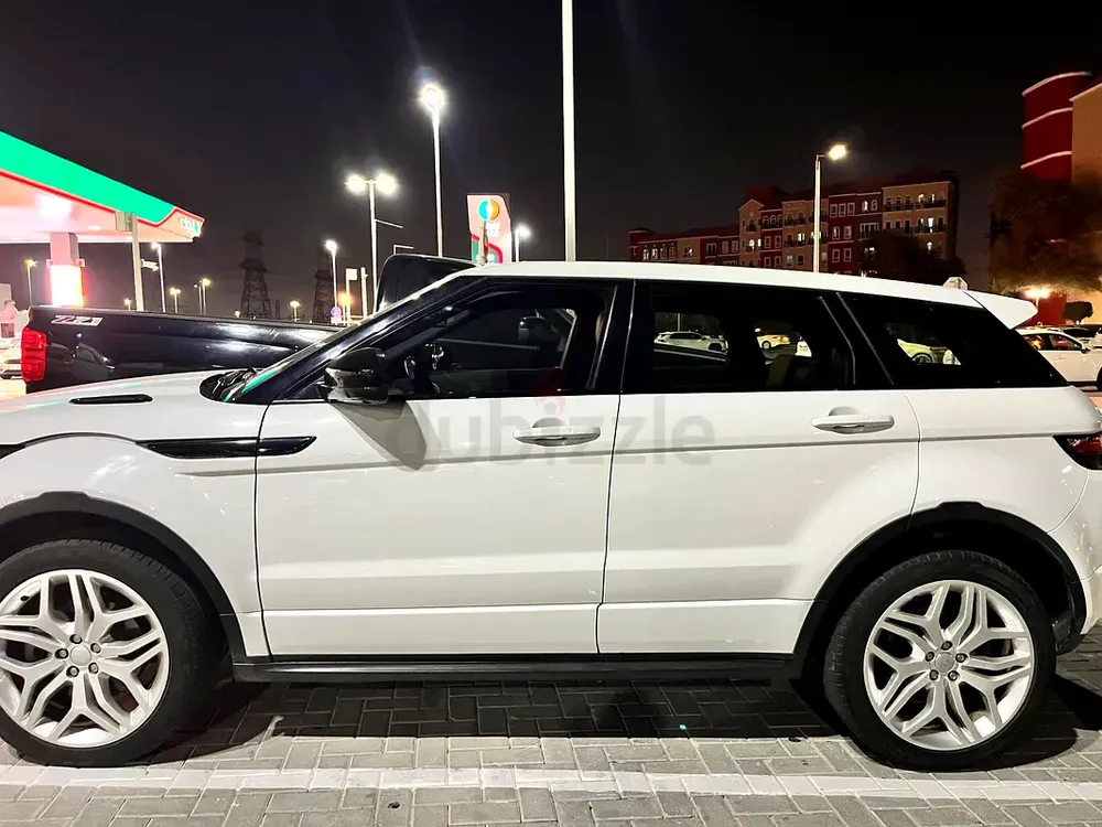 Stunning Land Rover Range Rover Evoque Dynamic HSE 2016 | GCC Specs - Image 8