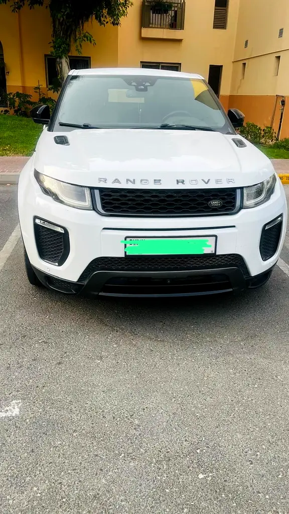 Stunning Land Rover Range Rover Evoque Dynamic HSE 2016 | GCC Specs - Image 9