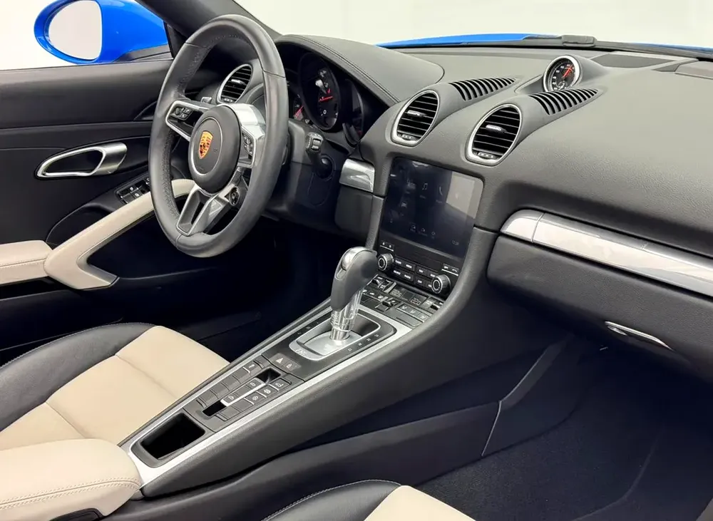 2024 Porsche 718 Boxster Convertible, June / 2026 Porsche Warranty, Excellent Condition, GCC - Image 13