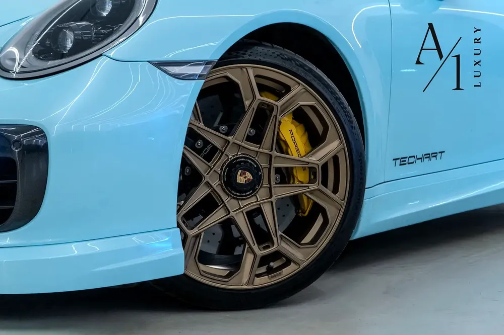 2017 Porsche 911 Turbo S, Special TechArt Kit, Excellent Condition, Carbon Fibre Accents - Image 4