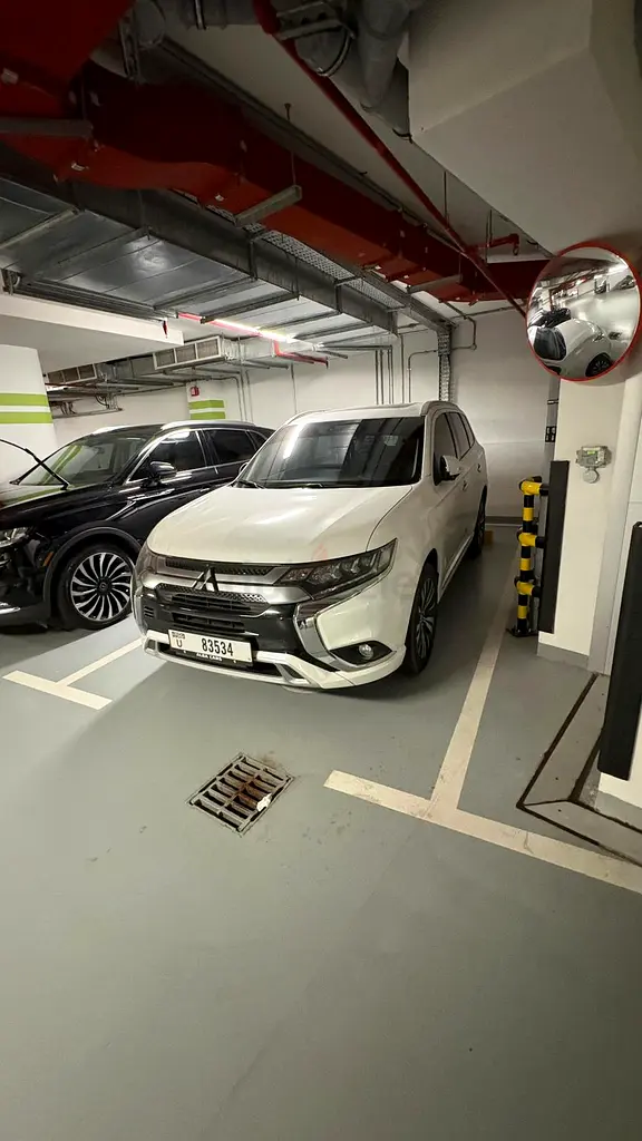 Mitsubishi Outlander Premium - Image 4