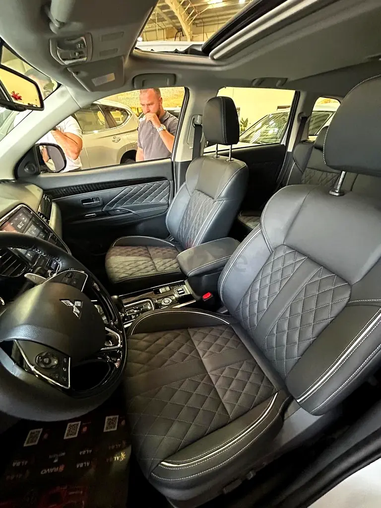 Mitsubishi Outlander Premium - Image 6
