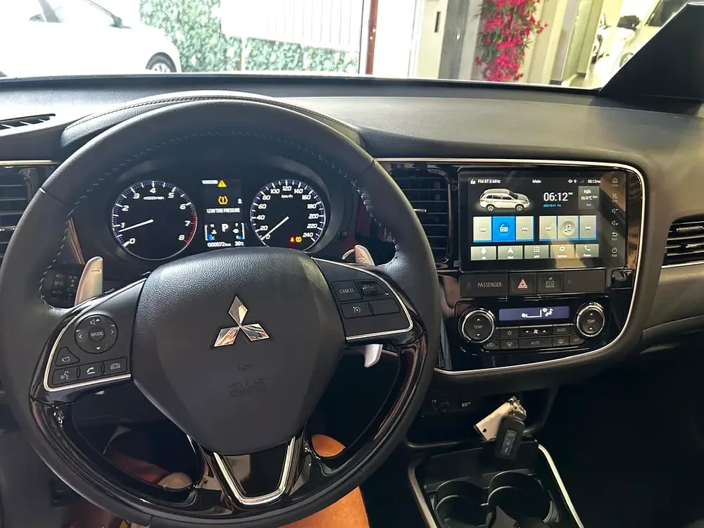 Mitsubishi Outlander Premium - Image 8