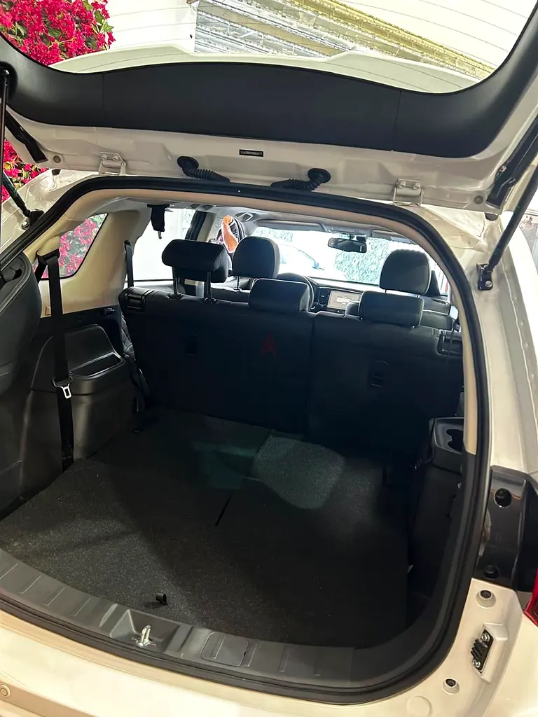 Mitsubishi Outlander Premium - Image 9