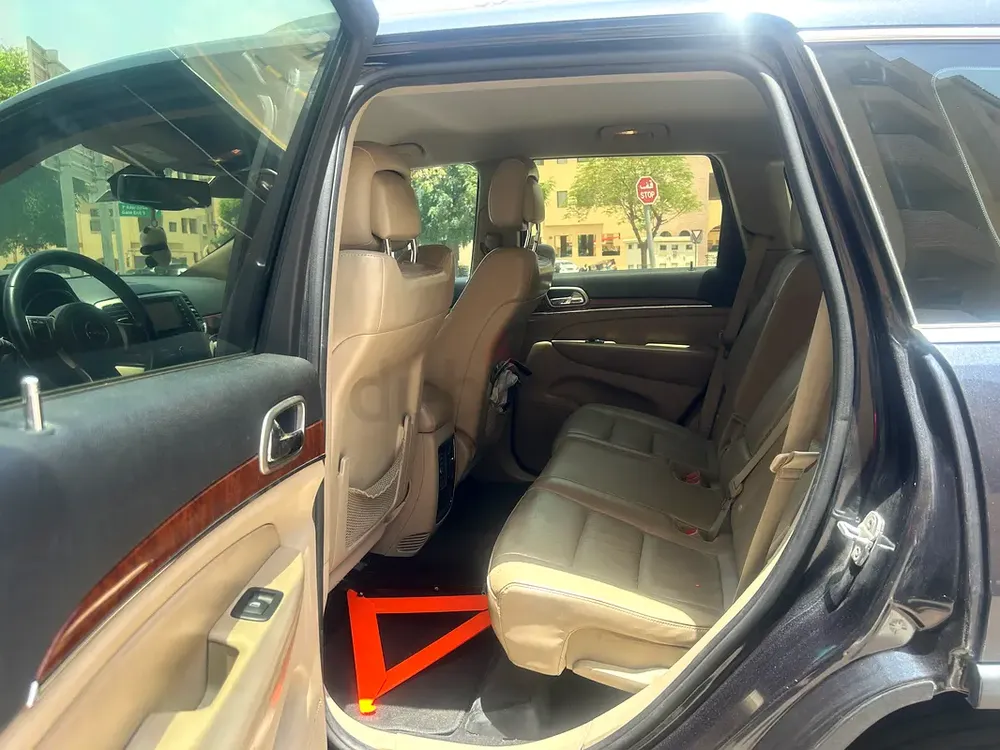 Jeep Grand Cherokee Full Options 2012 for sale 24000 - Image 4