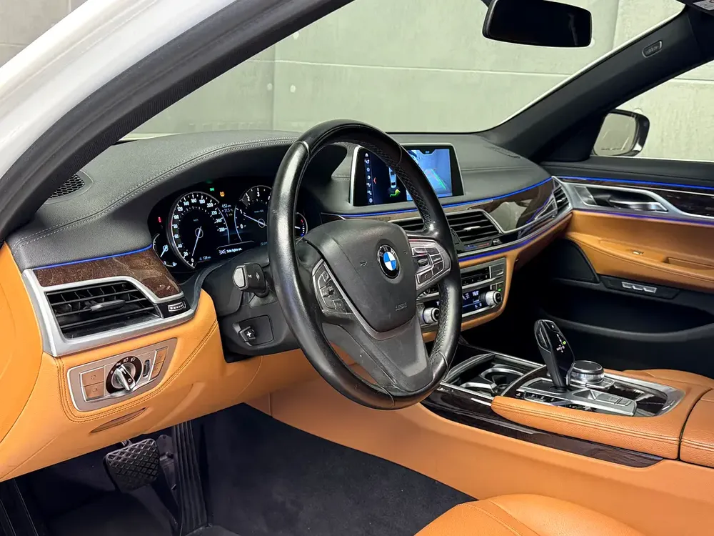 BMW 7-Series 730Li 2018 | GCC Specs | Pristine Condition - Image 9