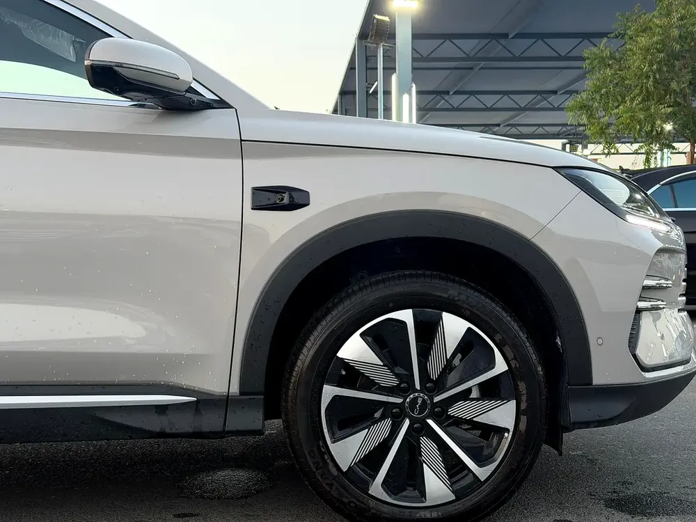 2025 BYD Song Plus DM-i Hybrid - Chinese Specs - Image 7