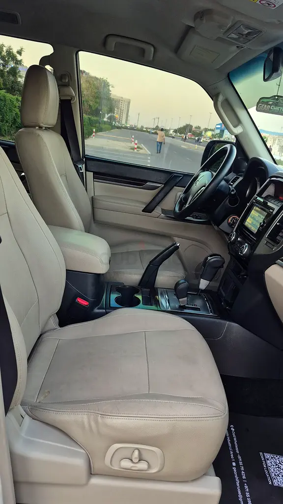 PAJERO 3.8 CC, 2017 GCC SPEC, 130000 KM - Image 10