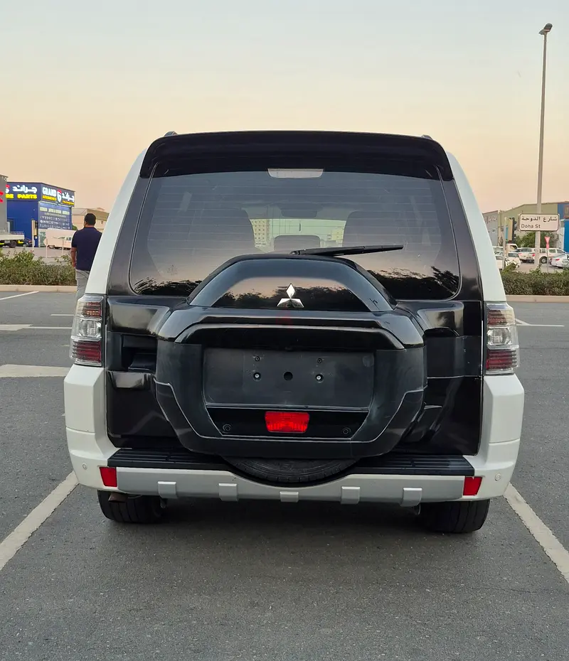 PAJERO 3.8 CC, 2017 GCC SPEC, 130000 KM - Image 5