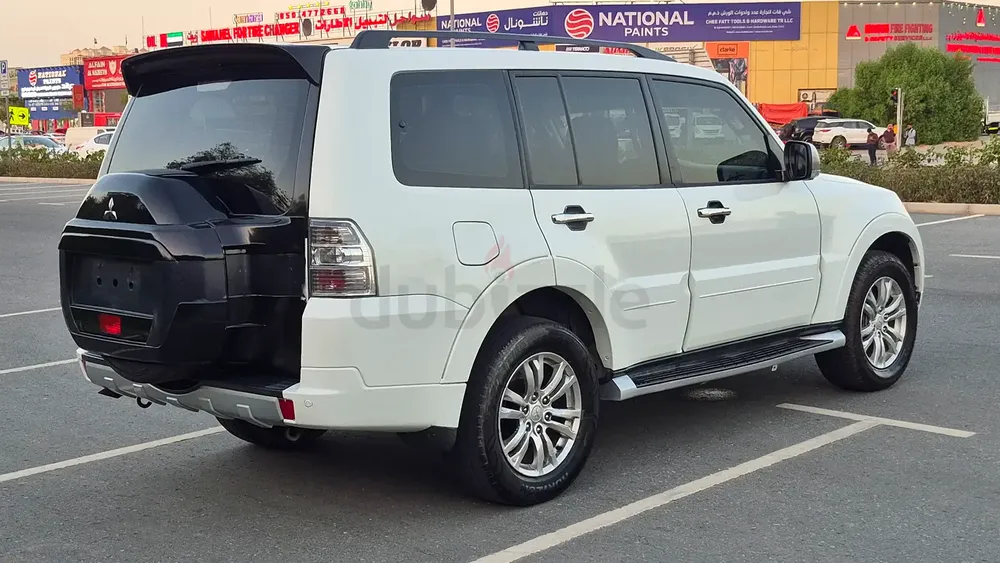 PAJERO 3.8 CC, 2017 GCC SPEC, 130000 KM - Image 6